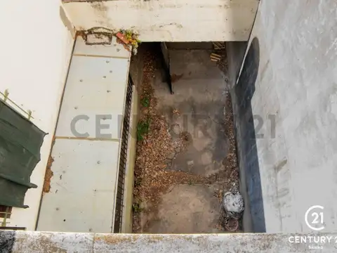 Junín 300, Piso 0