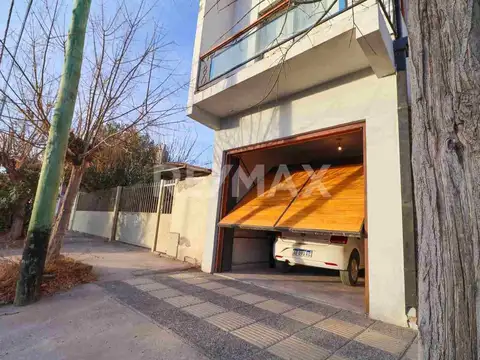 Casa 7 ambientes con 3 baños