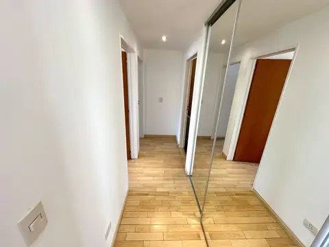 Departamento en Venta con 3 cocheras