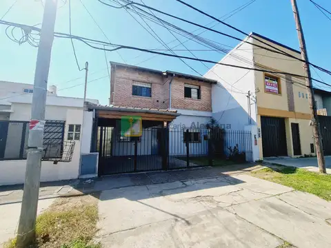 Venta - Casa - 4 amb - San Isidro - Villa Adelina