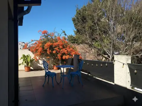 Casa 5 ambientes con 2 baños