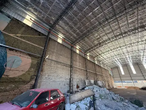 ESPECTACULAR GALPÓN EN VENTA 2900M2 Y VISTA AL RÍO