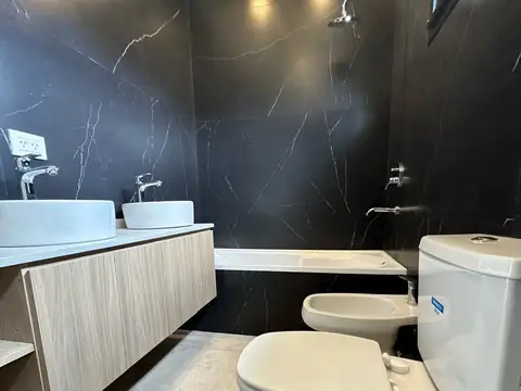 Casa 4 ambientes con 3 baños