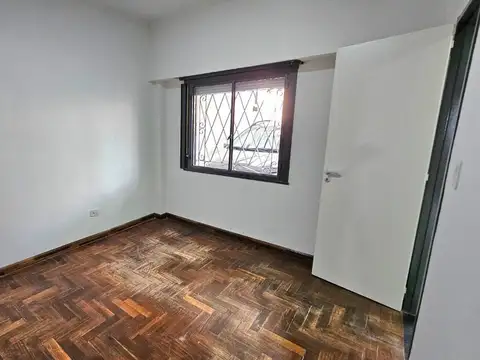 VENTA CASA MAS COMPLEJO DE DUPLEX MORENO EXC OPORT