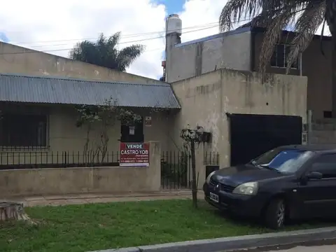 Casa apta a crédito en villa de mayo