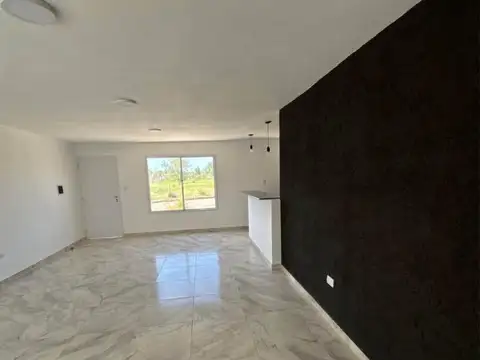 Casa 3 ambientes con 1 baño