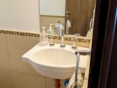 Departamento 4 ambientes con 2 baños