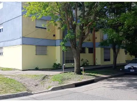 Venta departamento 3 ambientes en Miramar. Edificio Casineros.