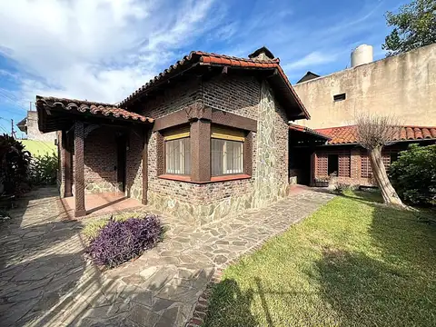 PH tipo casa de cuatro ambientes en San Andrés