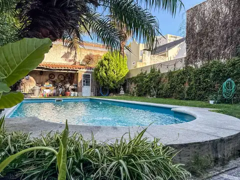 VENTA CASA 5 AMBIENTES LUMINOSA PILETA CON JARDIN VICENTE LOPEZ