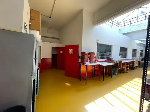 Oficina en Venta con 2 cocheras