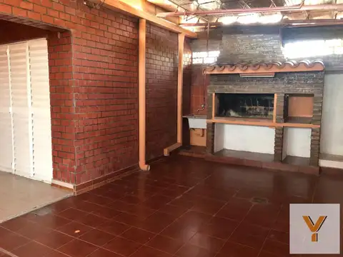 Casa 4 ambientes con 4 baños