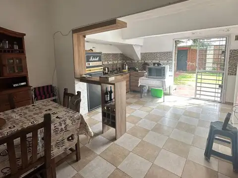 Casa 3 ambientes con 1 baño