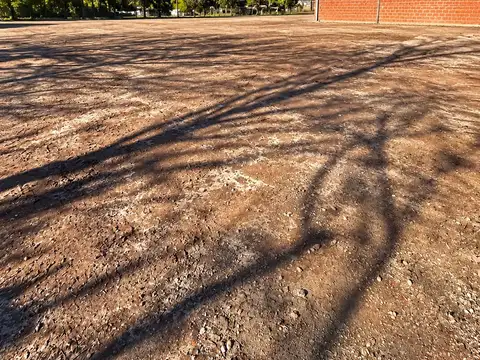 Local en alquiler comercial con terreno de 2.000 m² – Colectora Ruta 8 km 74, Barrio Parque Exaltación, Exaltación de la Cruz