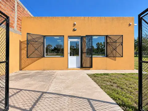 Local en alquiler comercial con terreno de 2.000 m² – Colectora Ruta 8 km 74, Barrio Parque Exaltación, Exaltación de la Cruz