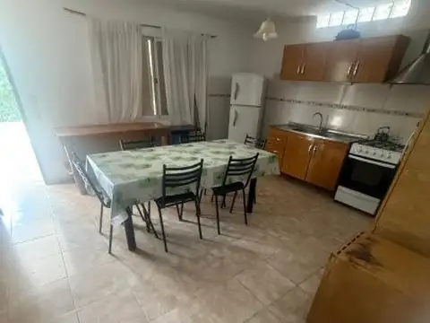 Casa en Alquiler con 1 cochera