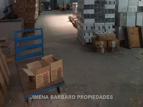 JIMENA BARBARO ALQUILA GALPON EN VILLA LYNCH