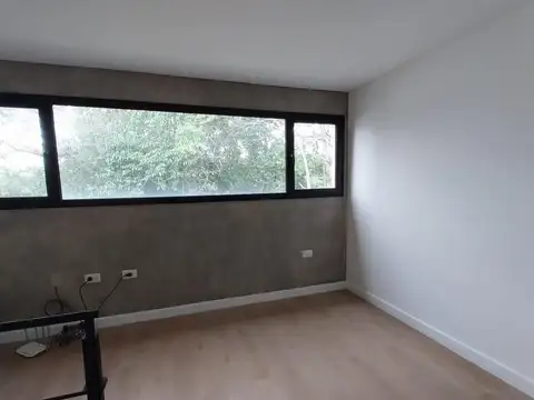 Depto Tipo Casa en Alquiler con 1 cocheras