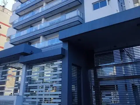 H. Primo 300, Piso 2