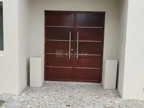 Casa en alquiler en San sebastián Área 1 Lote 8