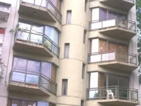 Semipiso al frente 57 e/ 2 y 3