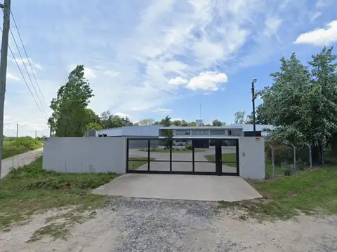 NAVE INDUSTRIAL EN GENERAL RODRIGUEZ  400 METROS  DE RUTA 24  APTO CATEGORIA 3