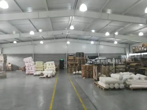 NAVE INDUSTRIAL EN GENERAL RODRIGUEZ  400 METROS  DE RUTA 24  APTO CATEGORIA 3