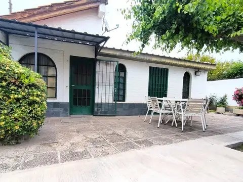 Venta Casa B° Los Aromos calle Vieytes Maipú