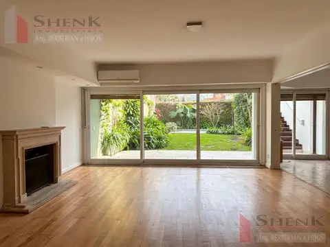 Casa en Alquiler con 1 cochera