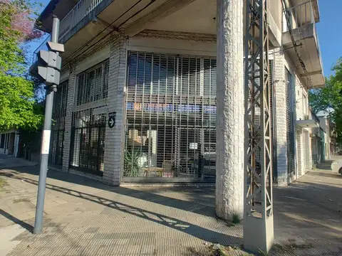 ALQUILER – LOCAL COMERCIAL EN ESQUINA CON ENTREPISO – SANTA FE 4481 – ECHESORTU, ROSARIO