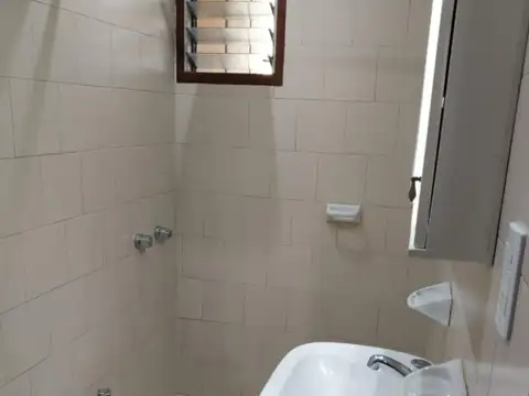 Casa 2 ambientes con 1 baño