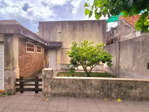 Casa en Lanus Este - Ideal Desarrollo- 380 mts de terreno