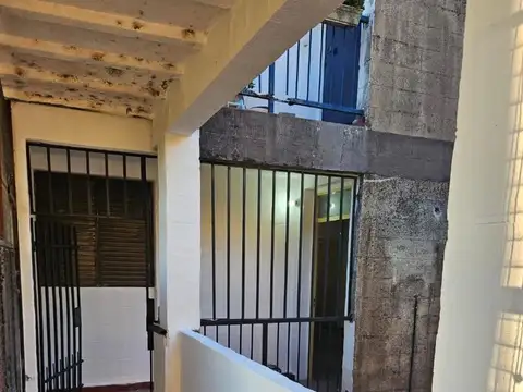 Av. Islas Malvinas 1000, Piso 2°