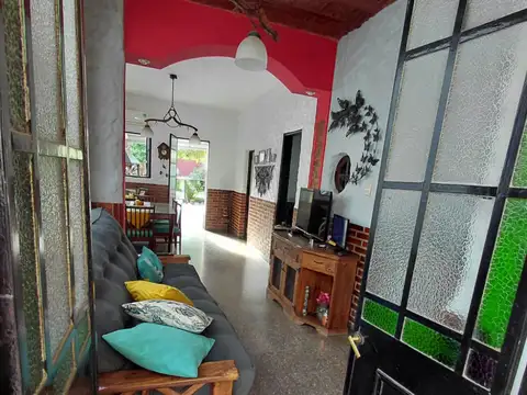 LOTE EN VENTA EN VILLA DEVOTO- IDEAL DESARROLLO IMOBILIARIO - EXCELENTE LOTE EN UBICACION ESTRATEGICA- ACTUALMENTE CUENTA CON CONSTRUCCION EXISTENTE DE DOS UNIDADES  2 Y 4 AMBIENTES