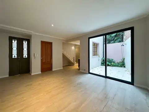 Casa de pasillo de 2 dormitorios a estrenar con patio y terraza