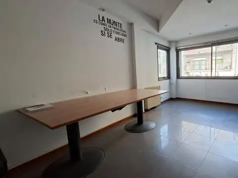VENTA V. URQUIZA OFICINA COCHERA APTO PROFESIONAL