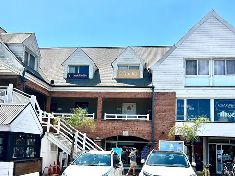 LOCAL COMERCIAL EN ALQUILER CENTRO COMERCIAL SANTA BARBARA