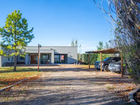 Casa en Venta con 5 cocheras