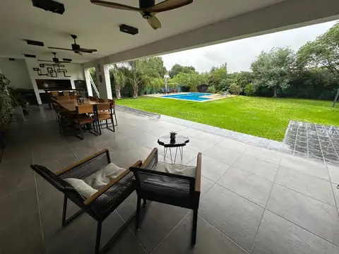 Casa en Venta en Los Sauces, USD 340.000