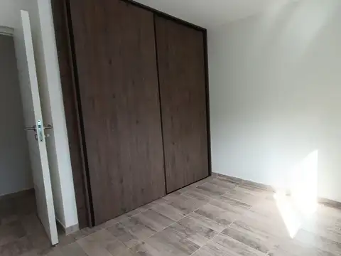 Casa en Alquiler con 1 cochera