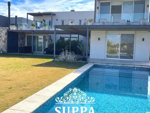 Casa en Venta al Este