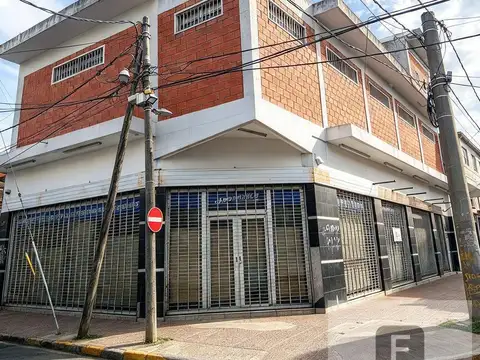 Alquiler o Venta Local comercial con Deposito 5 amb El Libertador Montacarga