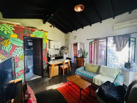 Casa 2 ambientes con 1 baño
