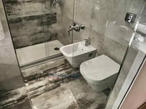 Departamento 8 ambientes con 5 baños