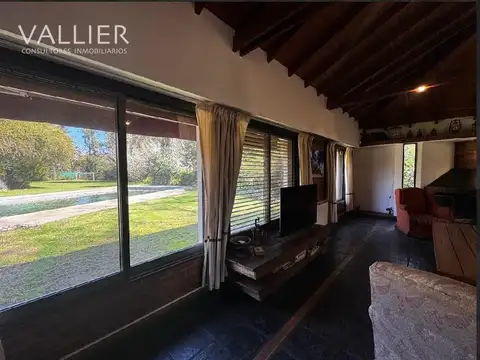 Casa 6 ambientes con 5 baños
