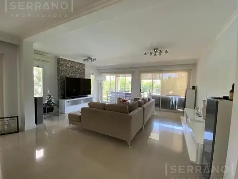 Casa en Venta con 5 cocheras