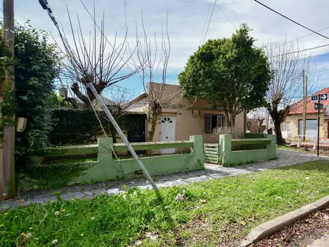 Casa 3 dormitorios APTA BANCO c/ cochera y patio