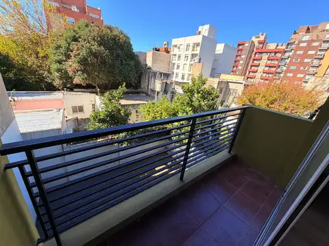 Departamento en Alquiler en Moron Sur, $ 410.000