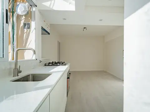 Emilio Mitre 800, Piso 9