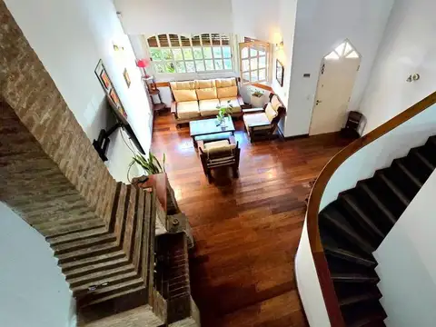 Casa 4 ambientes con 3 baños
